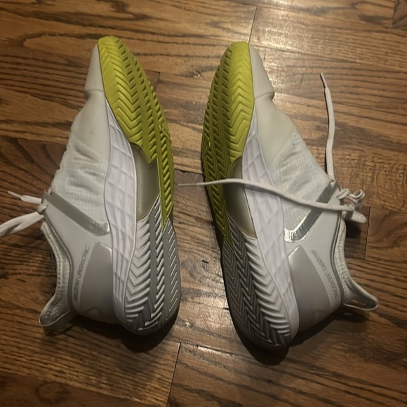 Adizero Ubersonic 4 - Picture 2 of 4